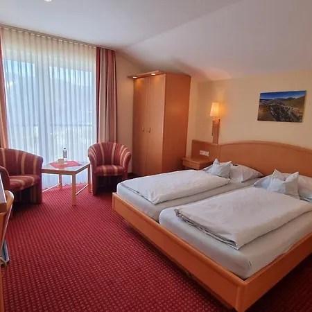 Hotel Zum Hohen Eimberg 4*