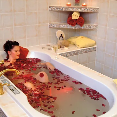 فندق Zum Hohen Eimberg 4*