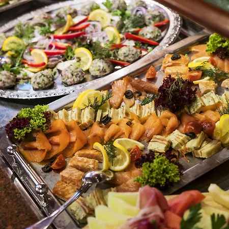 Zum Hohen Eimberg فندق 4*