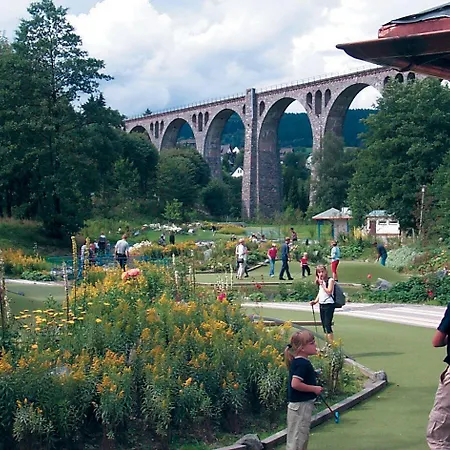 Zum Hohen Eimberg فندق 4*