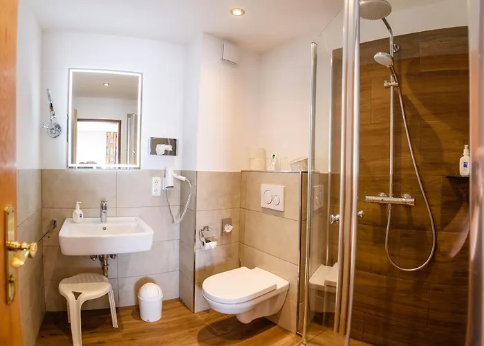 Zum Hohen Eimberg Hotel