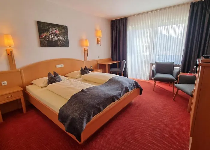 Отель Zum Hohen Eimberg Виллинген