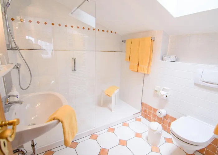 Zum Hohen Eimberg Отель 4*